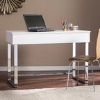 Bureau assis-debout relevable en MDF blanc brillant avec rangement intégré et pieds chromés pour 1 personne