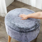 Ottoman ovale multicolore en fausse fourrure avec pieds en bois pour 1 personne
