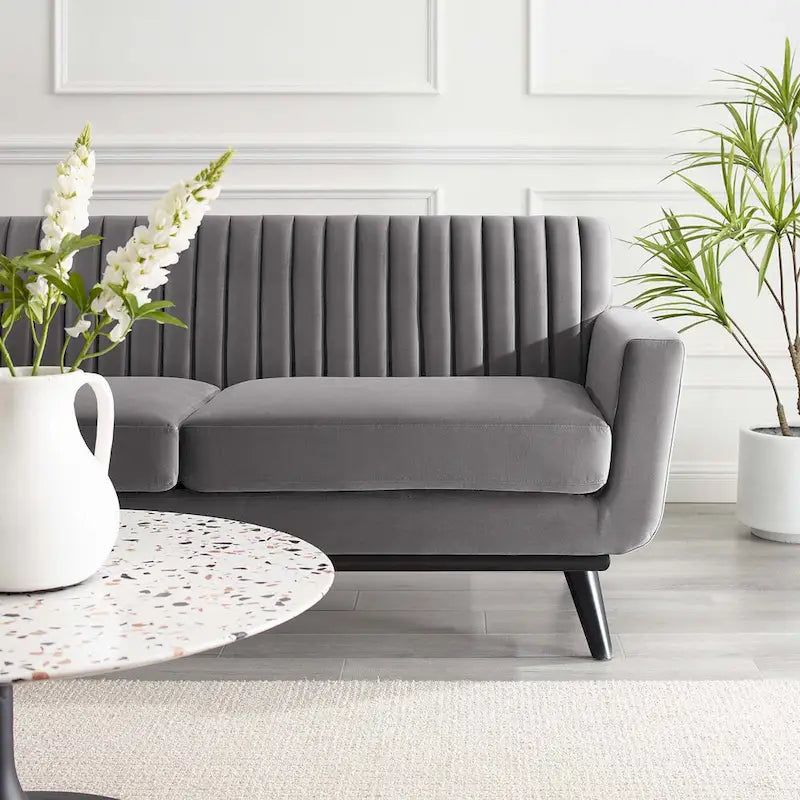 Causeuse capitonnée en velours Performance gris / rose poudré / émeraude pour 2