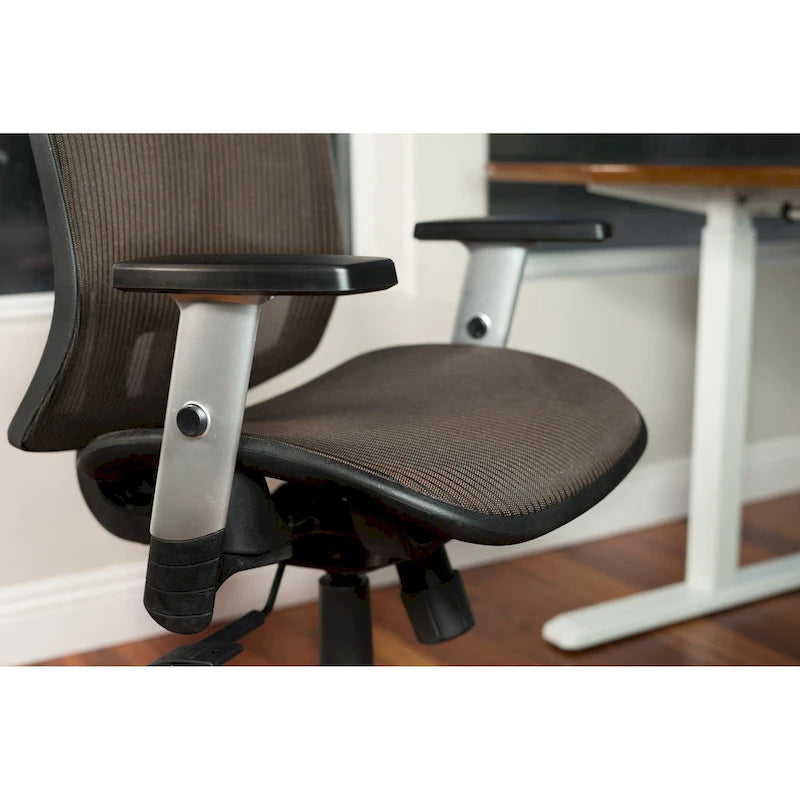 Chaise de bureau ergonomique à dossier haut en maille marron avec appui-tête et accoudoirs réglables pour 1