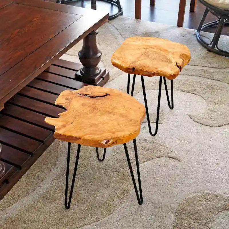 Petite table d'appoint – Bois de cèdre naturel avec pieds épingles noirs, une personne