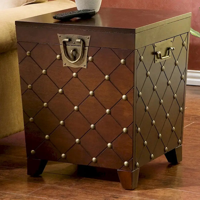 Table d'appoint coffre – Espresso, bois et placage cloutés, utilisateur unique