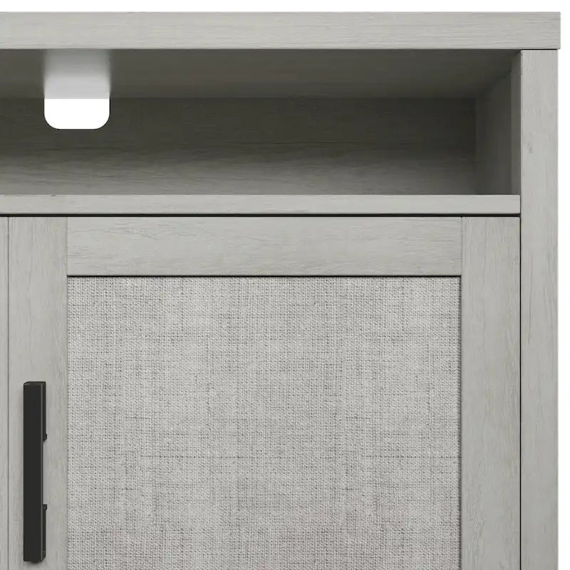 Meuble TV avec portes de placard en lin et étagère ouverte – Chêne, style côtier, 1 à 2 utilisateurs