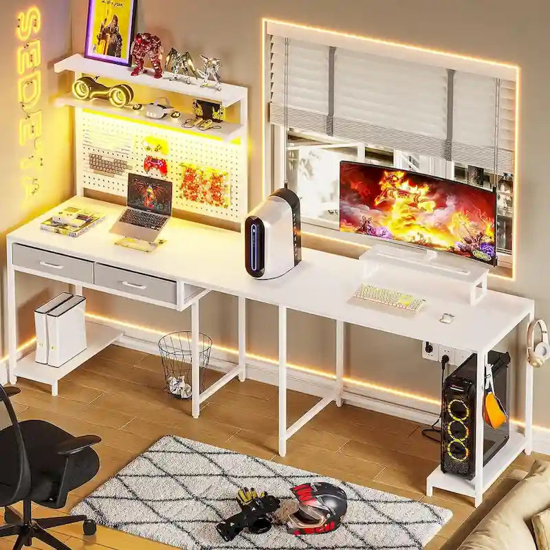 Bureau de jeu en L blanc/noir avec lumières LED, panneau perforé, support de moniteur, étagères à 4 niveaux et 2 tiroirs en tissu pour 2 personnes
