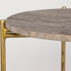 Table d'appoint – Or, plateau en marbre travertin et cadre en fer, usage individuel