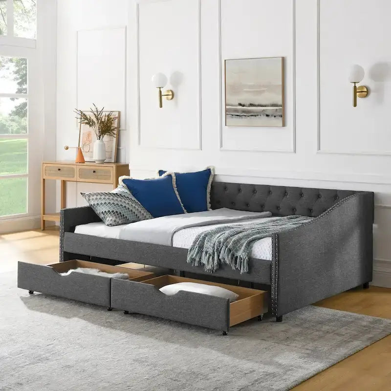 Tagesbett in voller Größe mit Schubladen, gepolstertes Sofa-Bett mit Tufting, Knöpfen an der Rückenlehne und Kupfernägeln an den geschwungenen Armlehnen