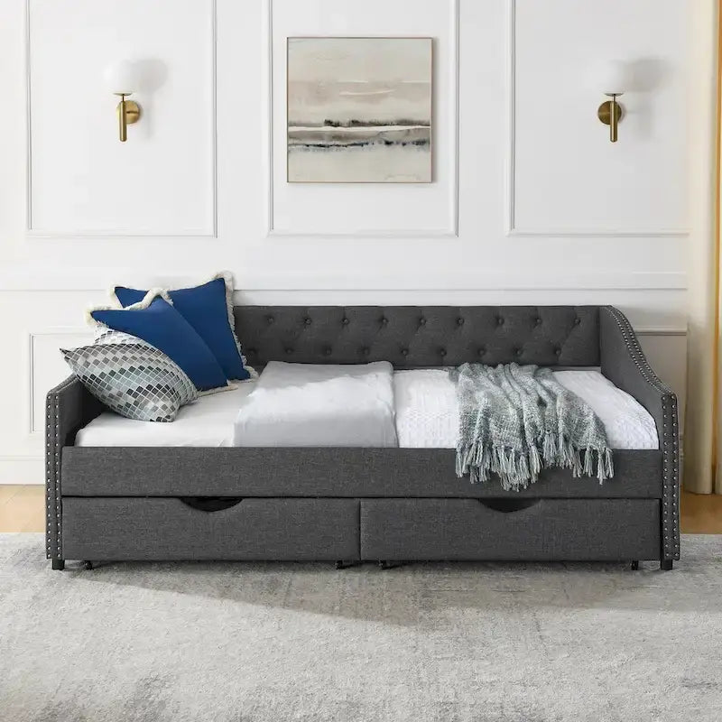 Tagesbett in voller Größe mit Schubladen, gepolstertes Sofa-Bett mit Tufting, Knöpfen an der Rückenlehne und Kupfernägeln an den geschwungenen Armlehnen