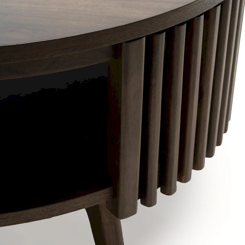 Table basse ronde avec rangement – Noyer foncé et laiton, en bois d'hévéa de style milieu de siècle, 1 à 2 utilisateurs