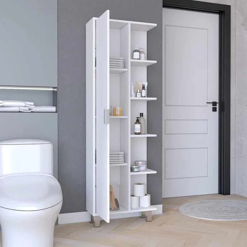Moderne hoge linnenkast voor de badkamer met zeven planken